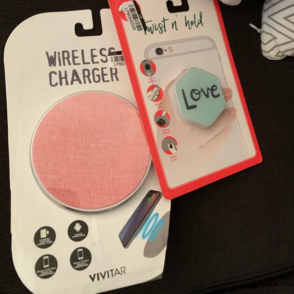Wireless charger pop socket for cellphone